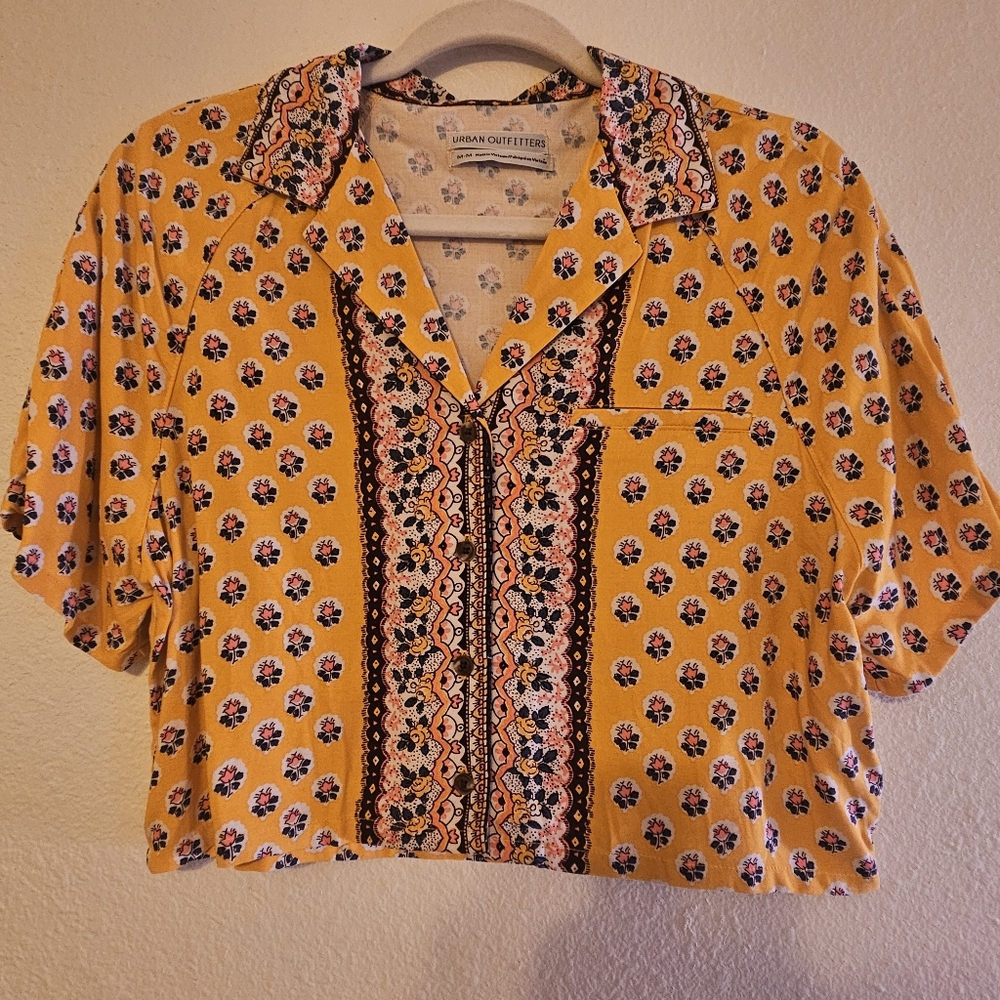 Urban Outfitters Yellow Floral Western Button Down Blouse Medium
